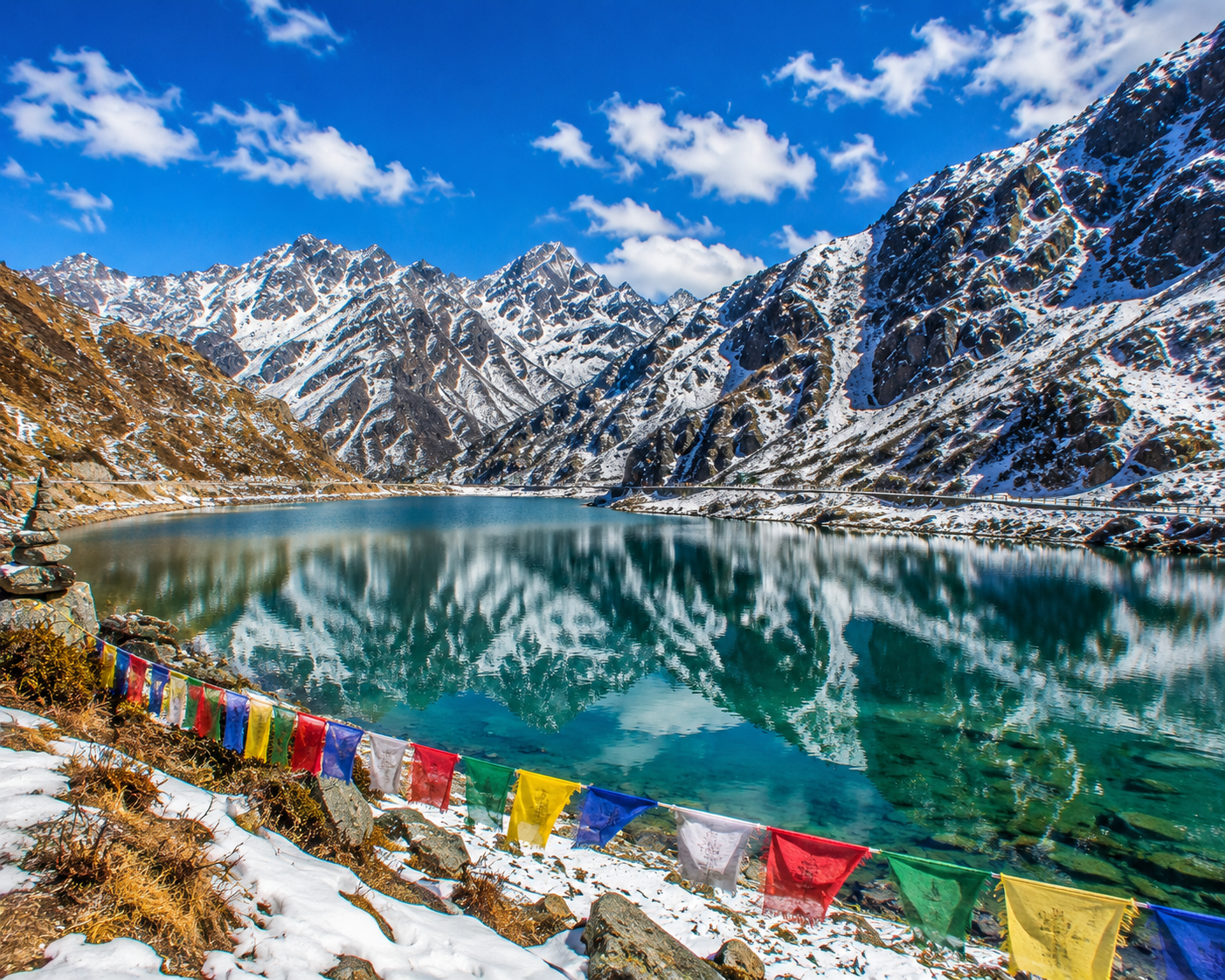 Gangtok &amp; Darjeeling Grand Escape - Tsomgo Lake photo 5